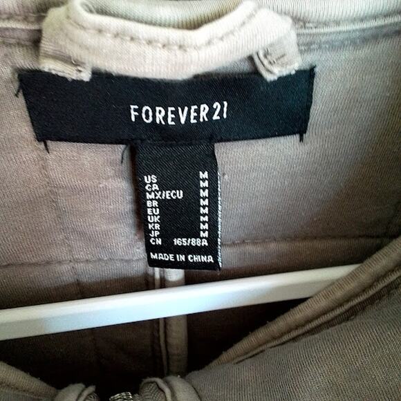 Forever 21 Tan Quilted Bomber Jacket Oversized Zip Front Size M - Picture 2 of 4